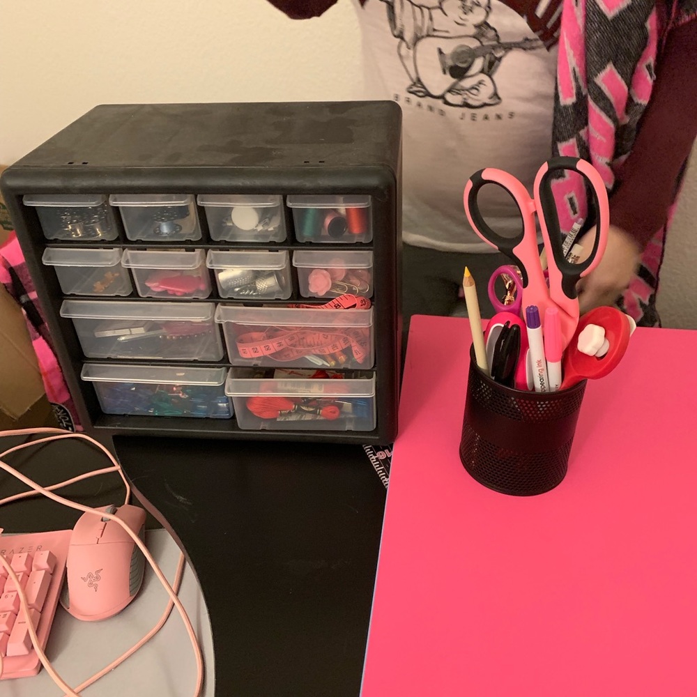 Singer Sewing machine - Picture 7 of 7